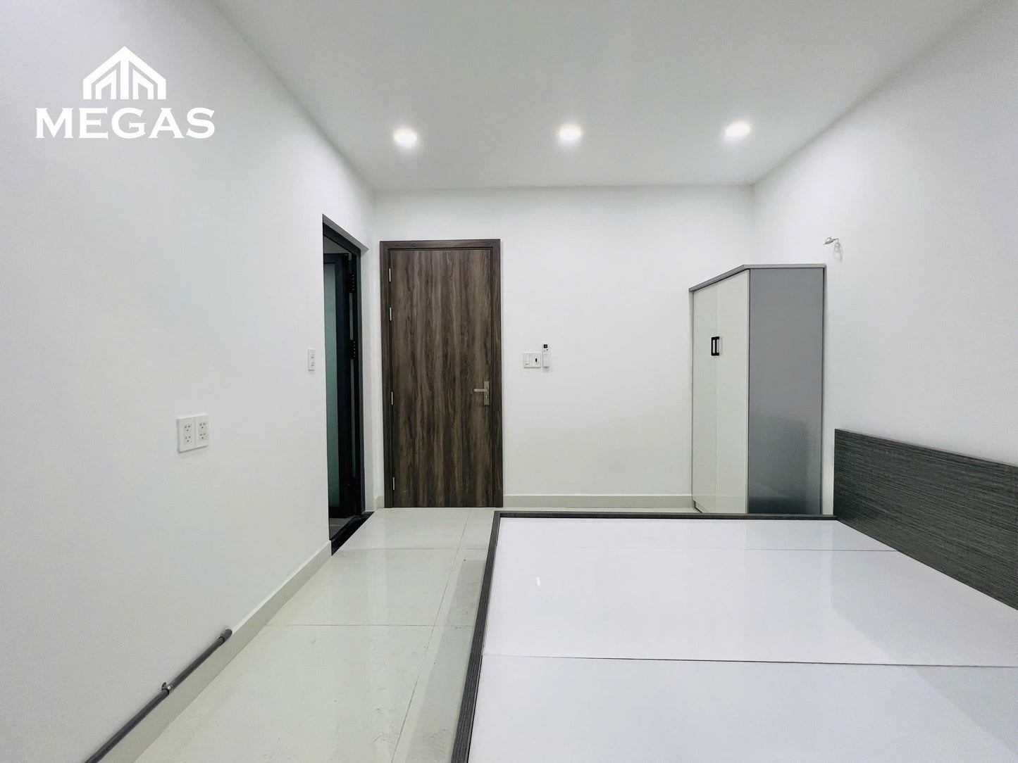 [003881]NHTSTUST-NM01