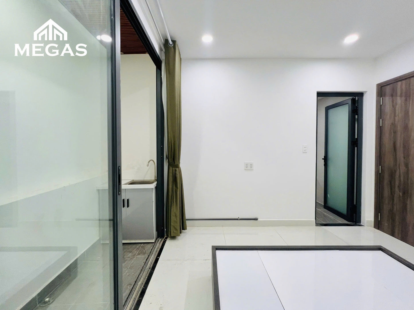 [003881]NHTSTUST-NM01