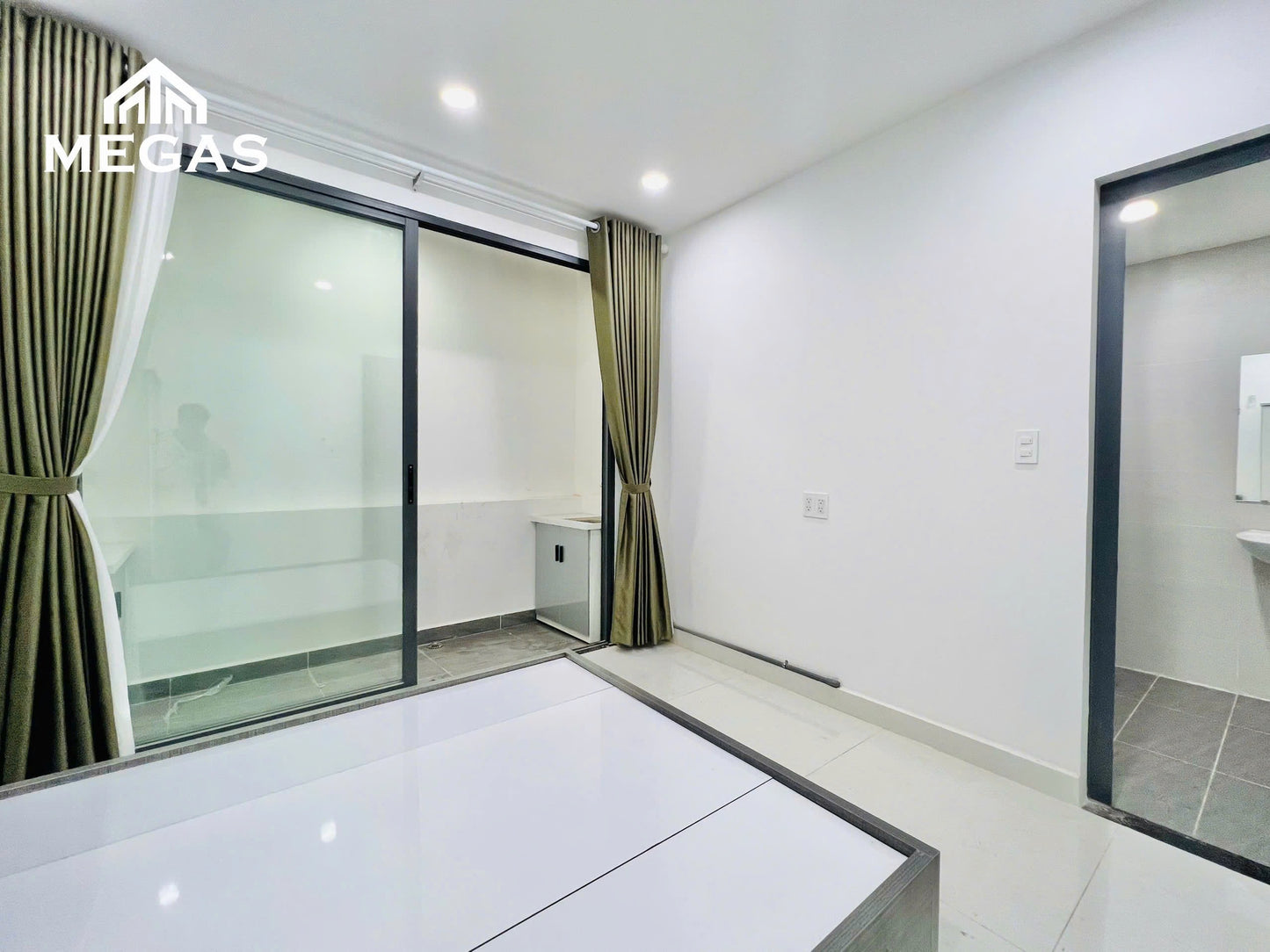 [003881]NHTSTUST-NM01