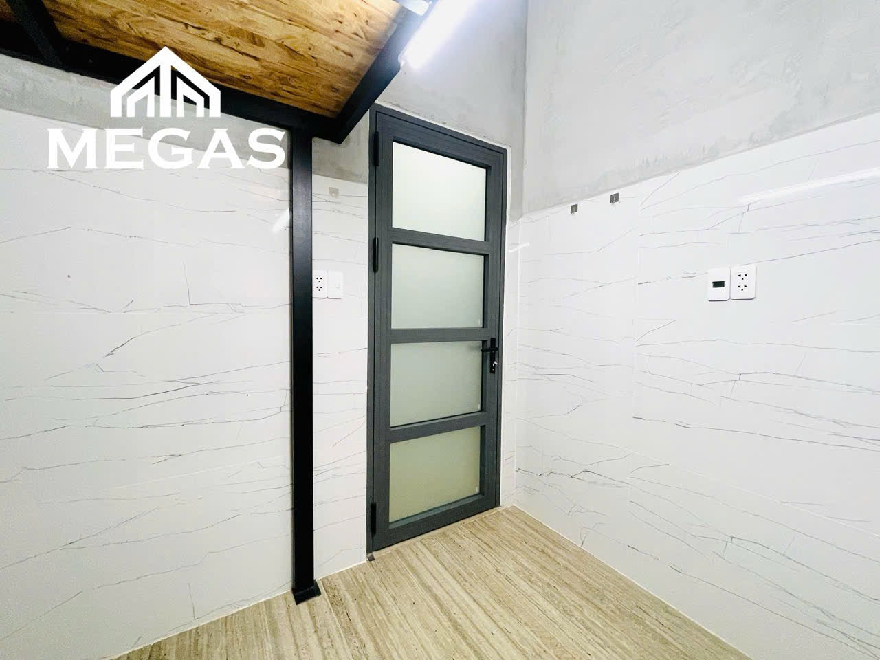 [005321]NNNDUPST-SM01