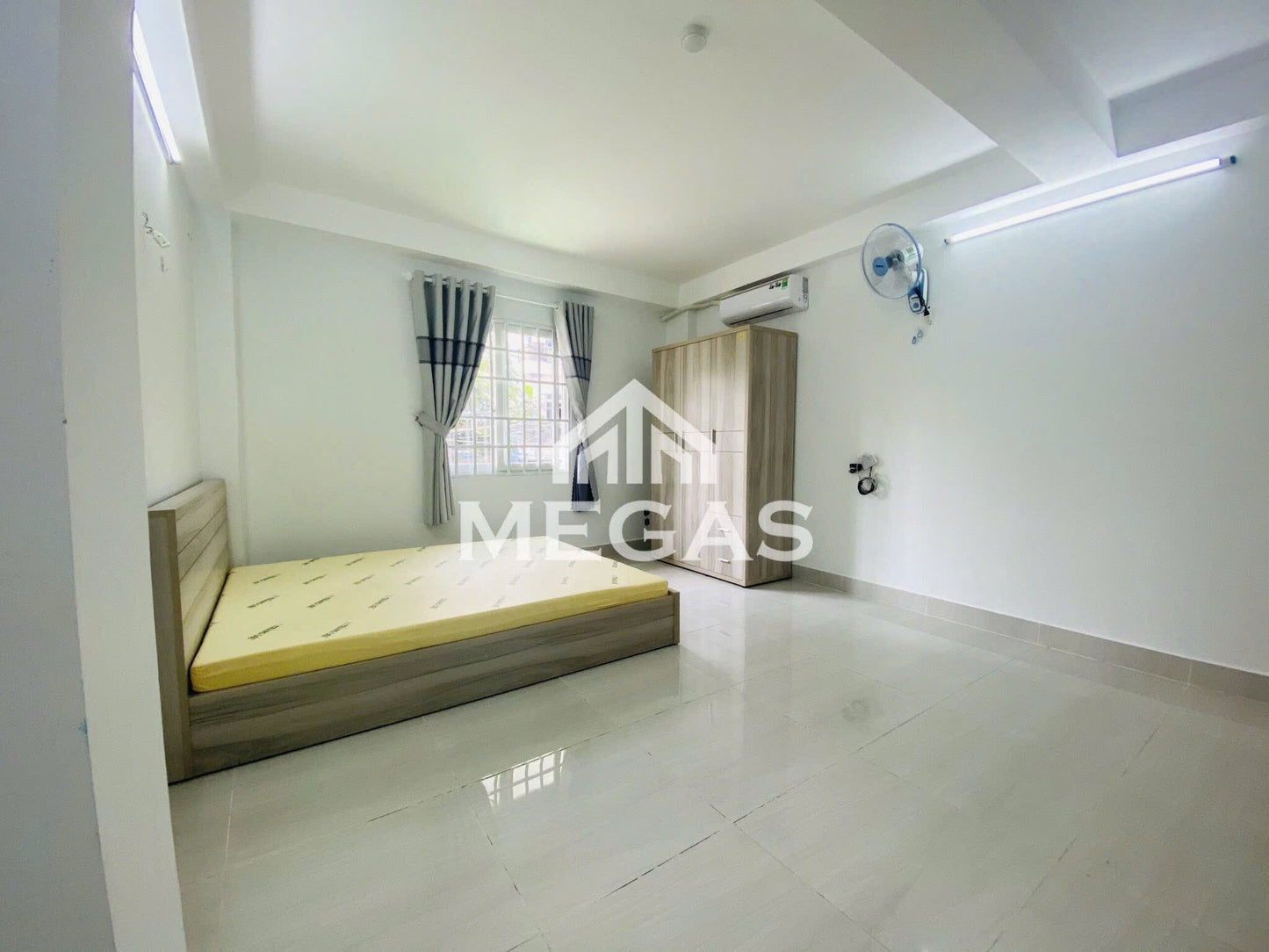 [008121]NNNSTUSK-LG01