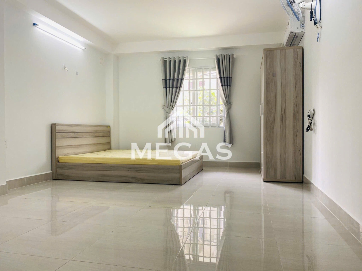 [008121]NNNSTUSK-LG01