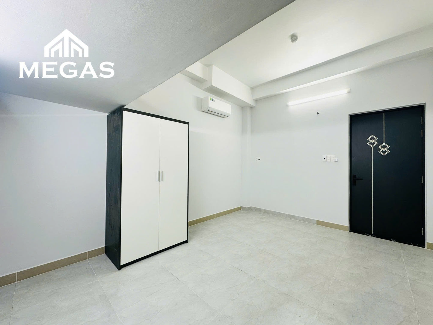 [002351]DC8DUPST-LG02