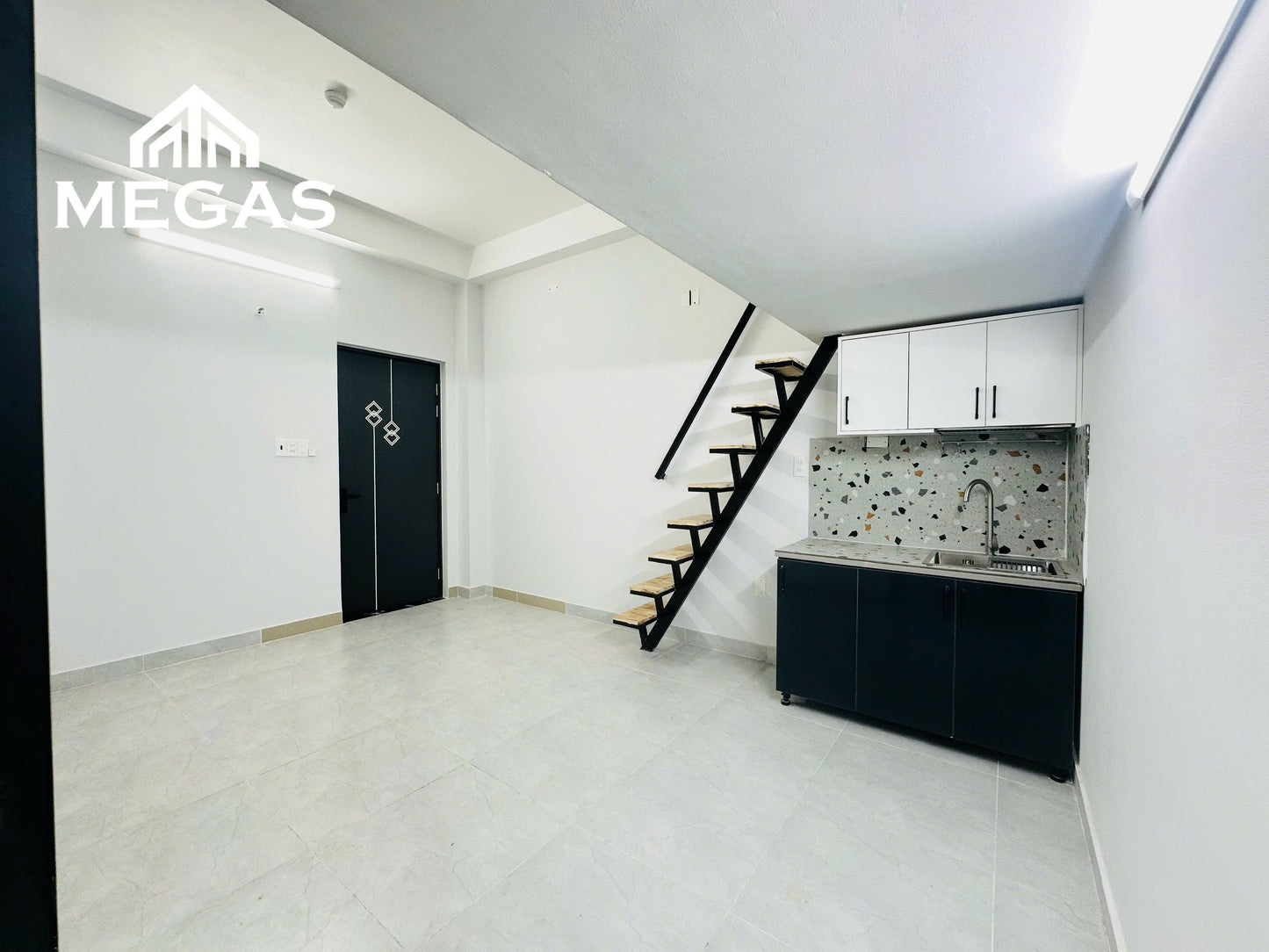 [002351]DC8DUPST-LG02