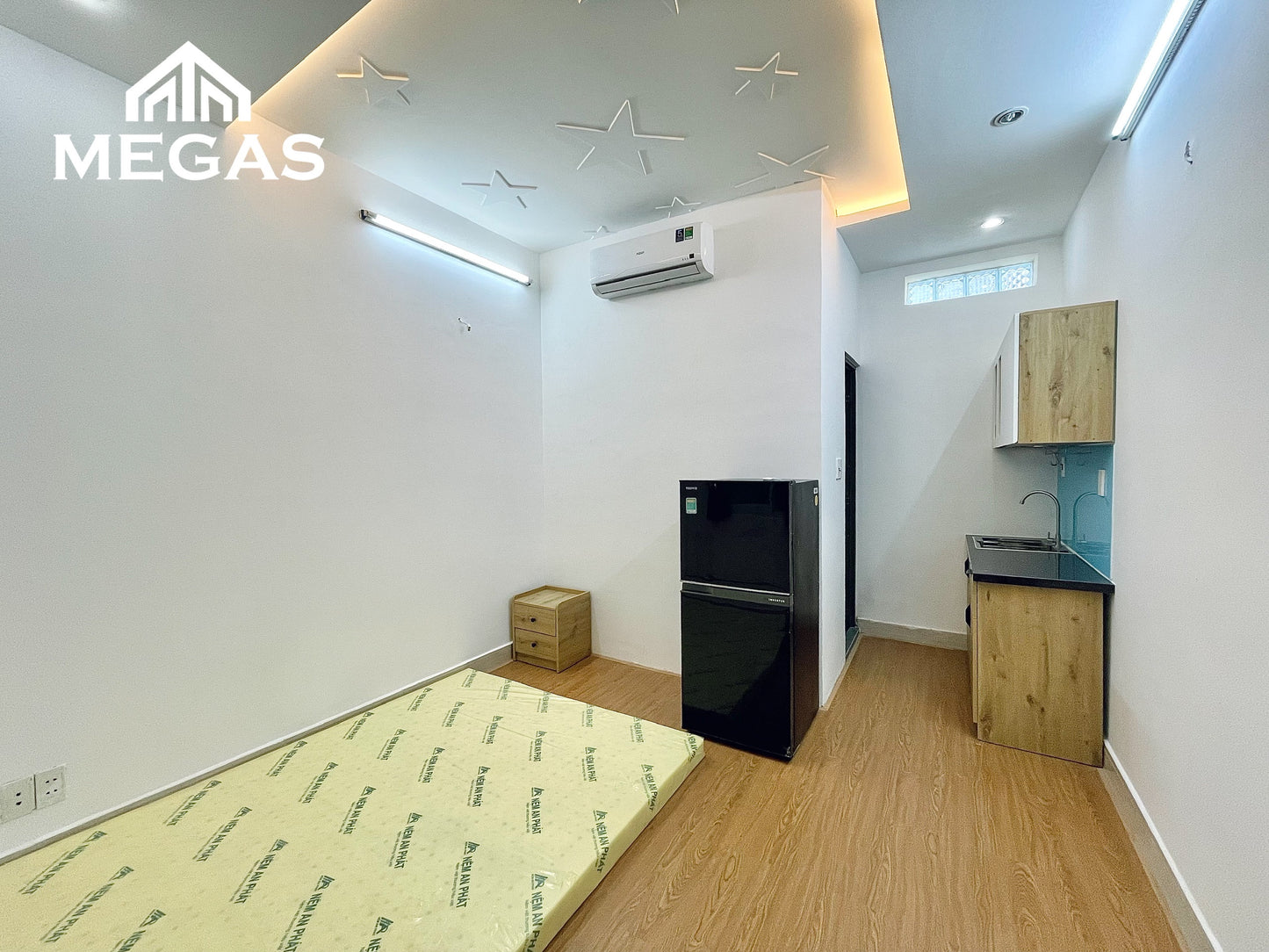 [004055]NSHLSTUST-SM01