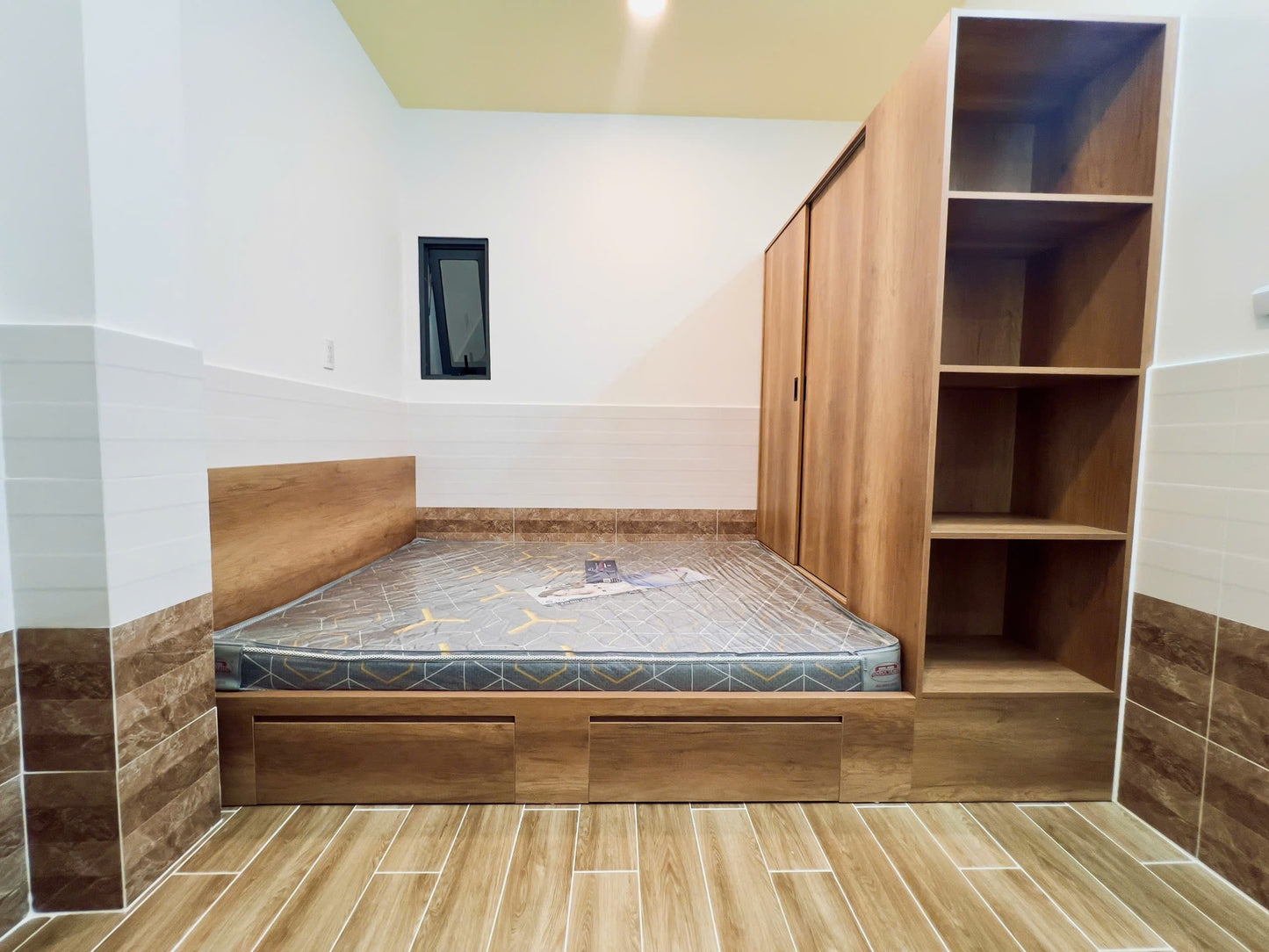 [003071]THSTUST-NM02