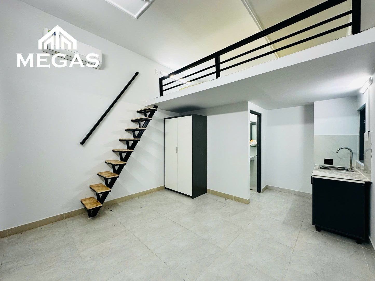 [002341]DC8DUPST-NM01