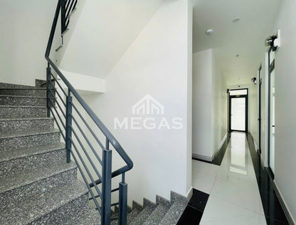 [000352]DS8STUSK-NM02