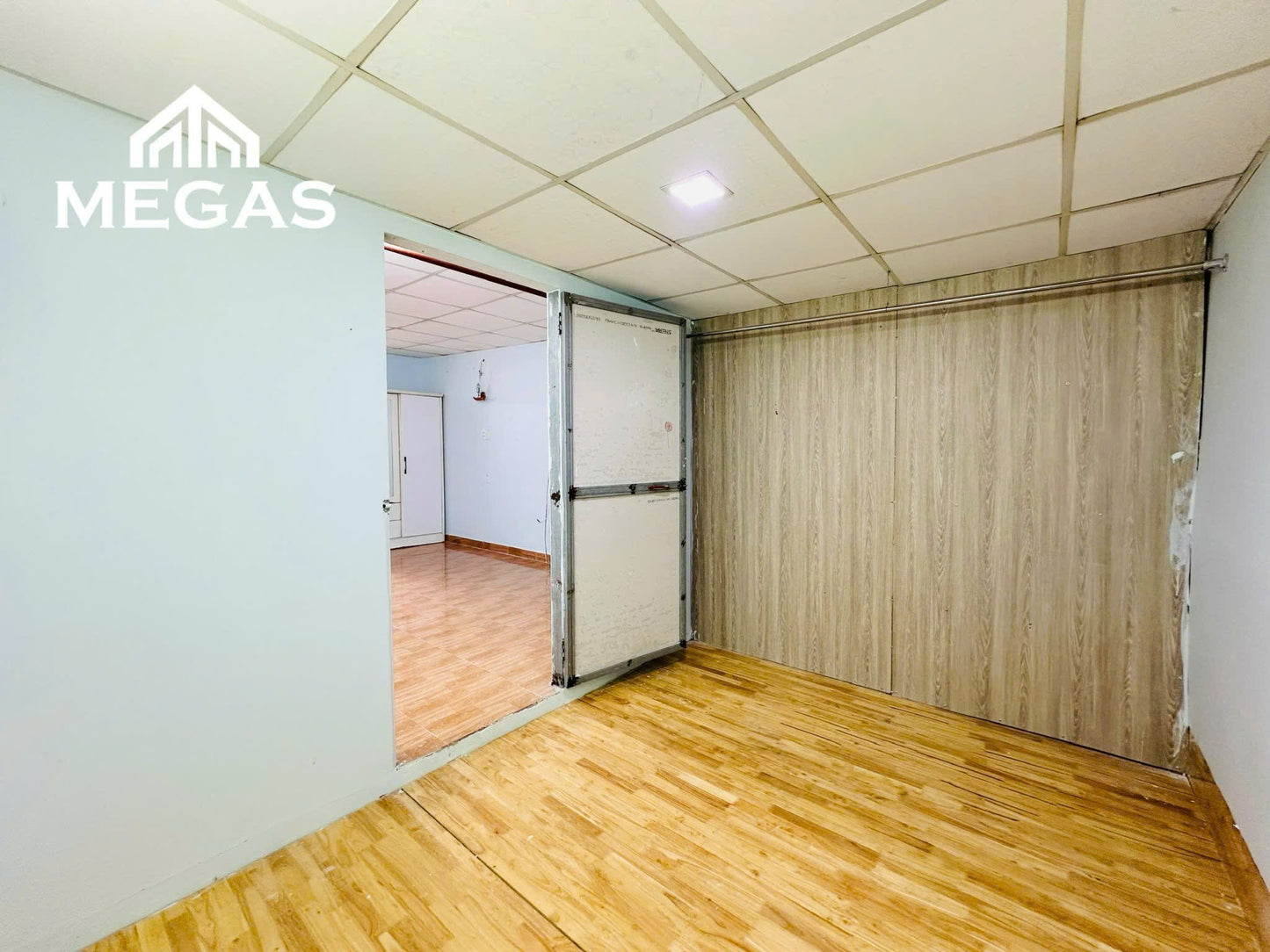 [002111]TNHDUPBC-LG01