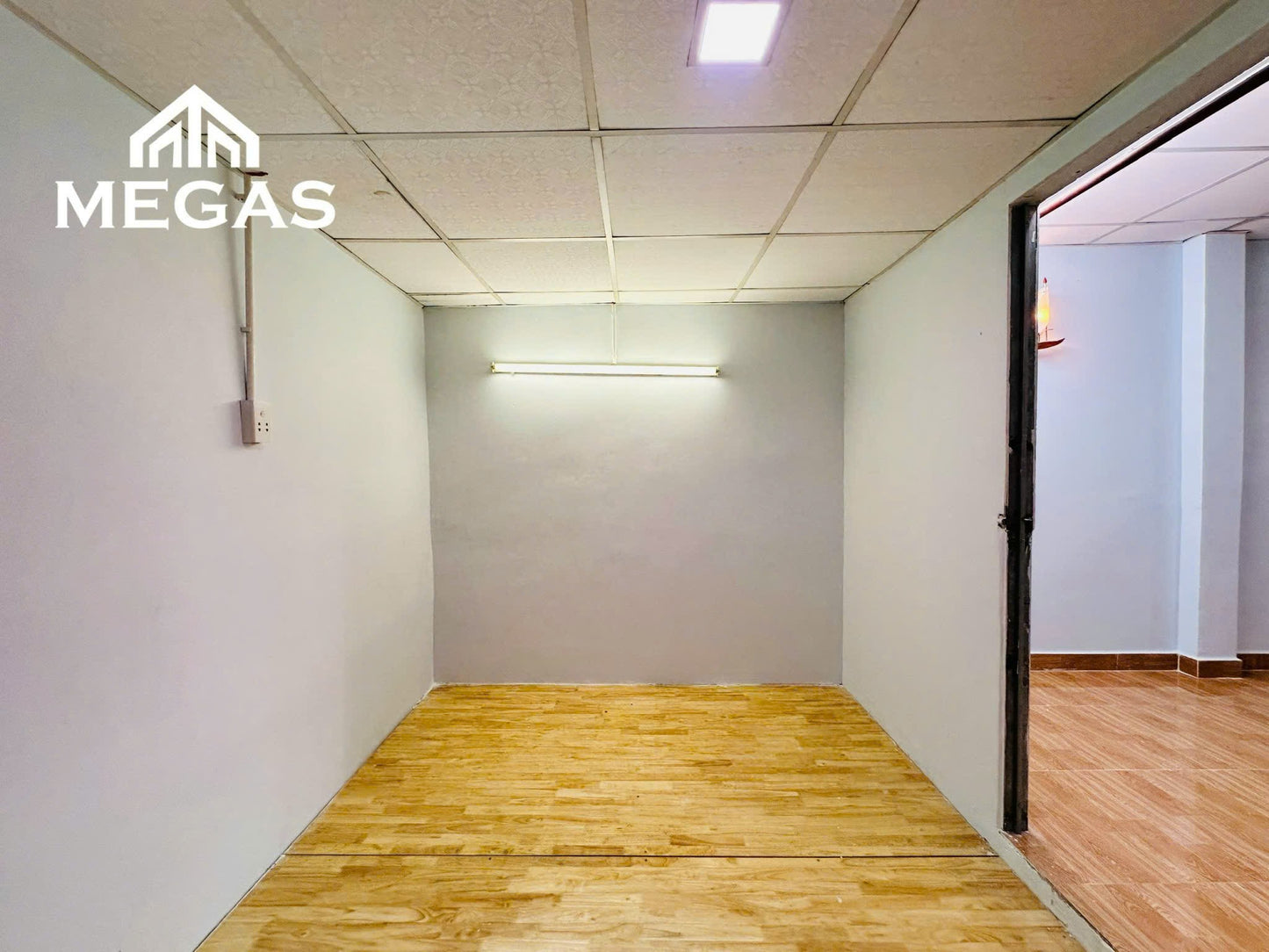 [002111]TNHDUPBC-LG01