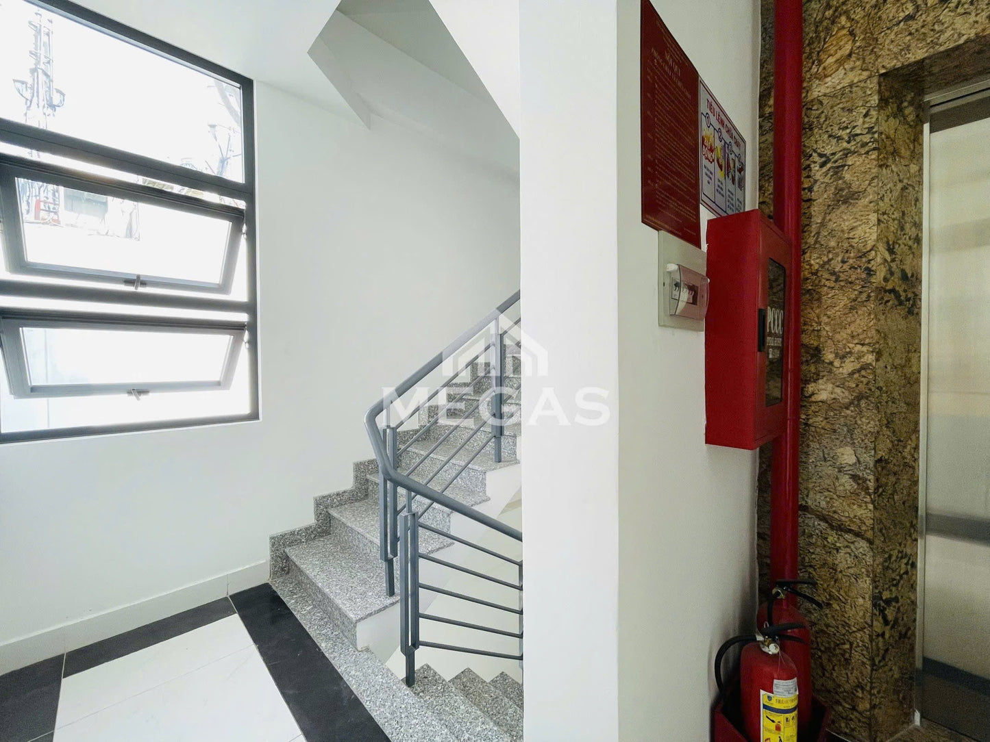 [000352]DS8STUSK-NM02