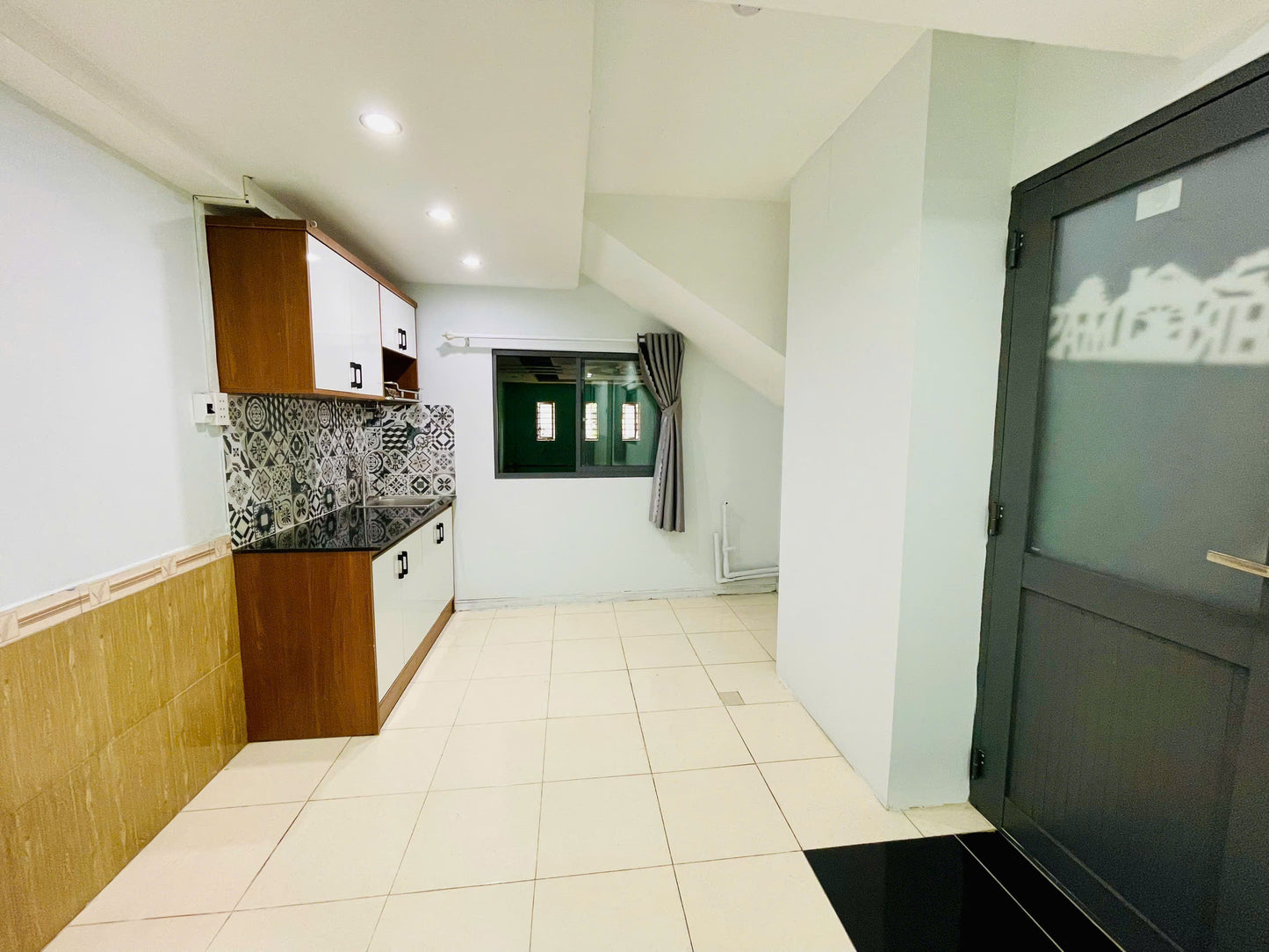 [003325]LLQ1PNST-LG01