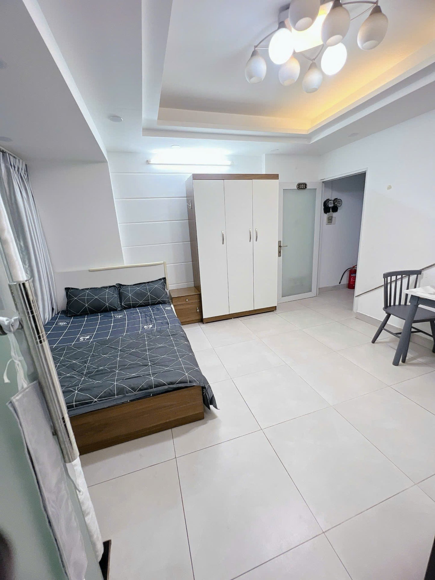 [003755]SDSTUST-NM01