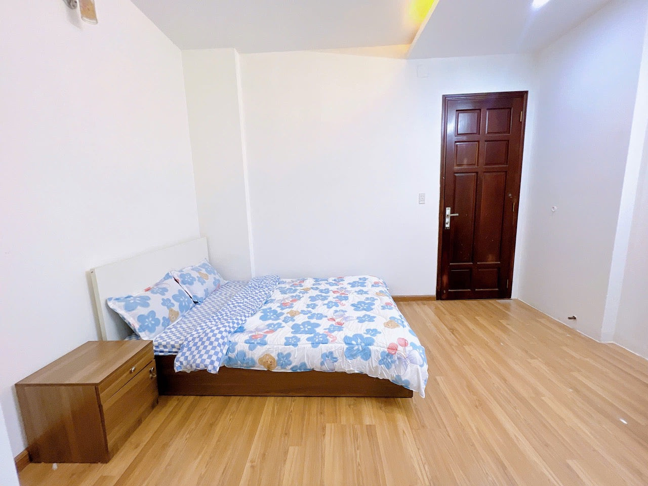 [003765]SDSTUST-NM02