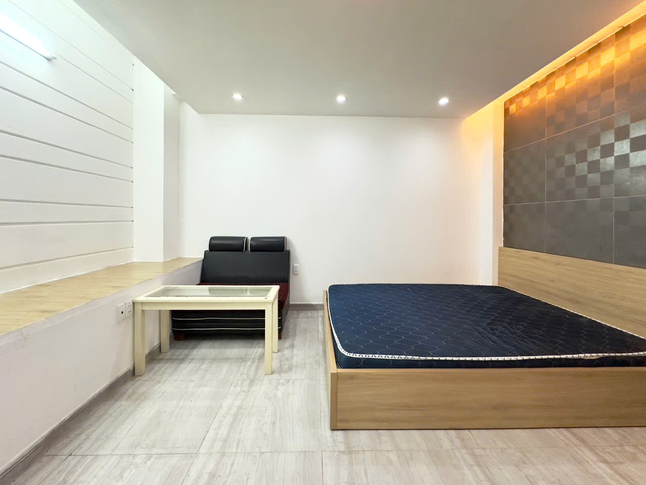 [005625]VCSTUSK-NM06