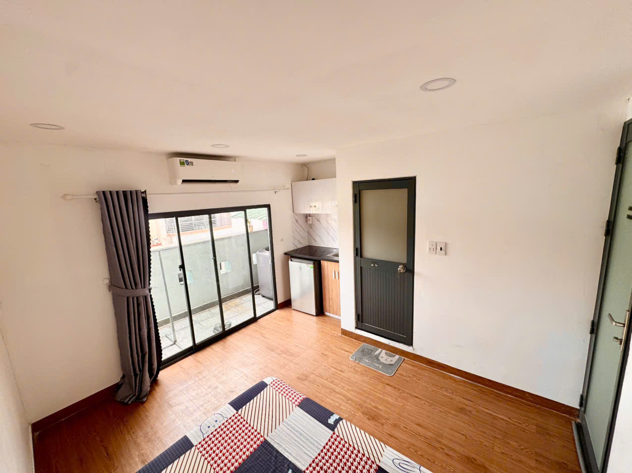 [004215]DLSTUBC-NM01