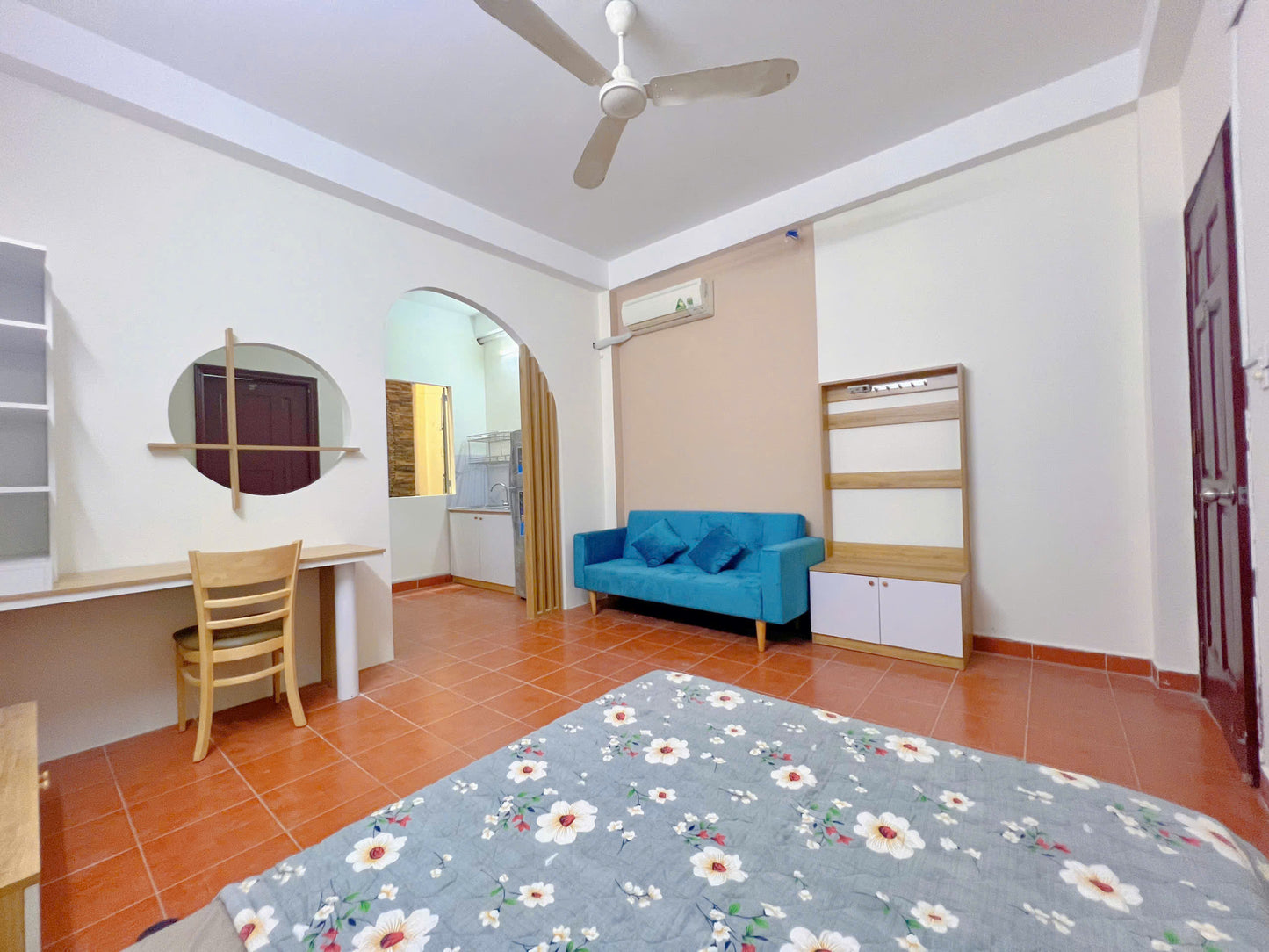 [004825]BCSTUST-NM01