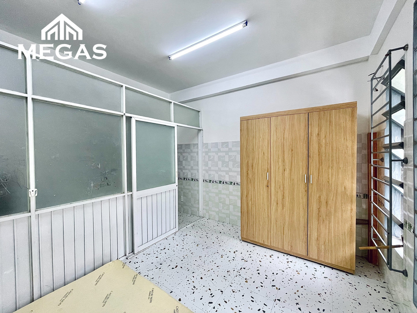 [004865]DNSTUST-NM01