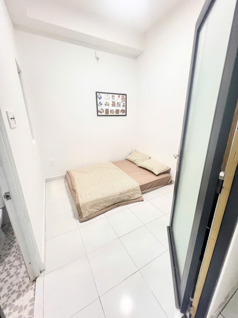 [004905]PVHSTUST-SM01