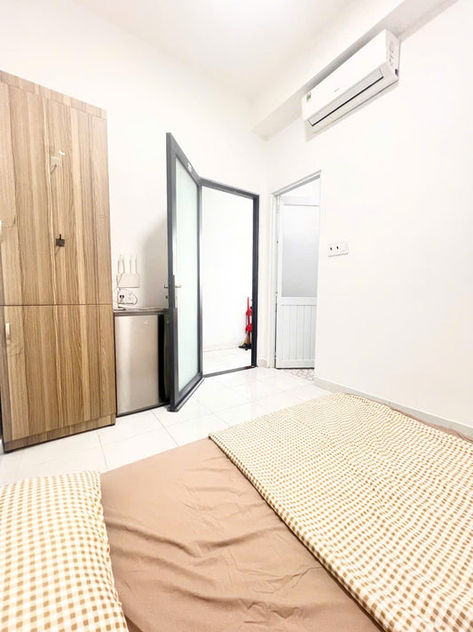 [004905]PVHSTUST-SM01