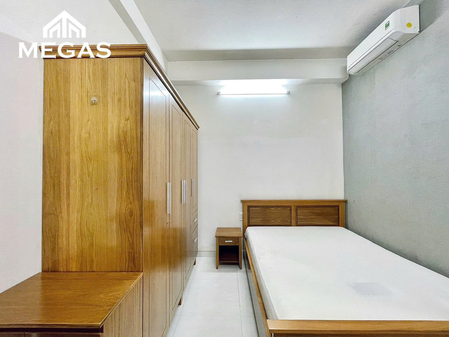 [006885]BDSTUST-NM01