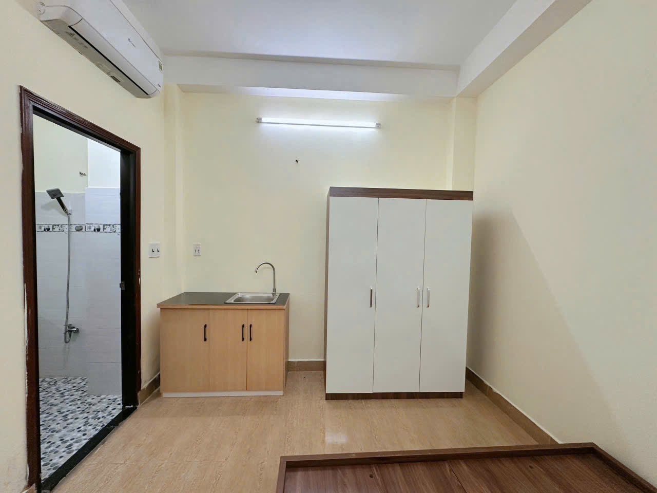 [007105]DC1STUST-NM01