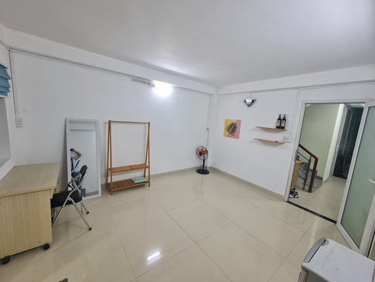 [005375]PVHSTUST-NM02