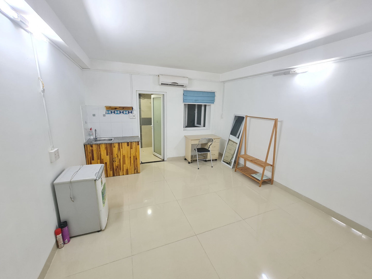 [005375]PVHSTUST-NM02