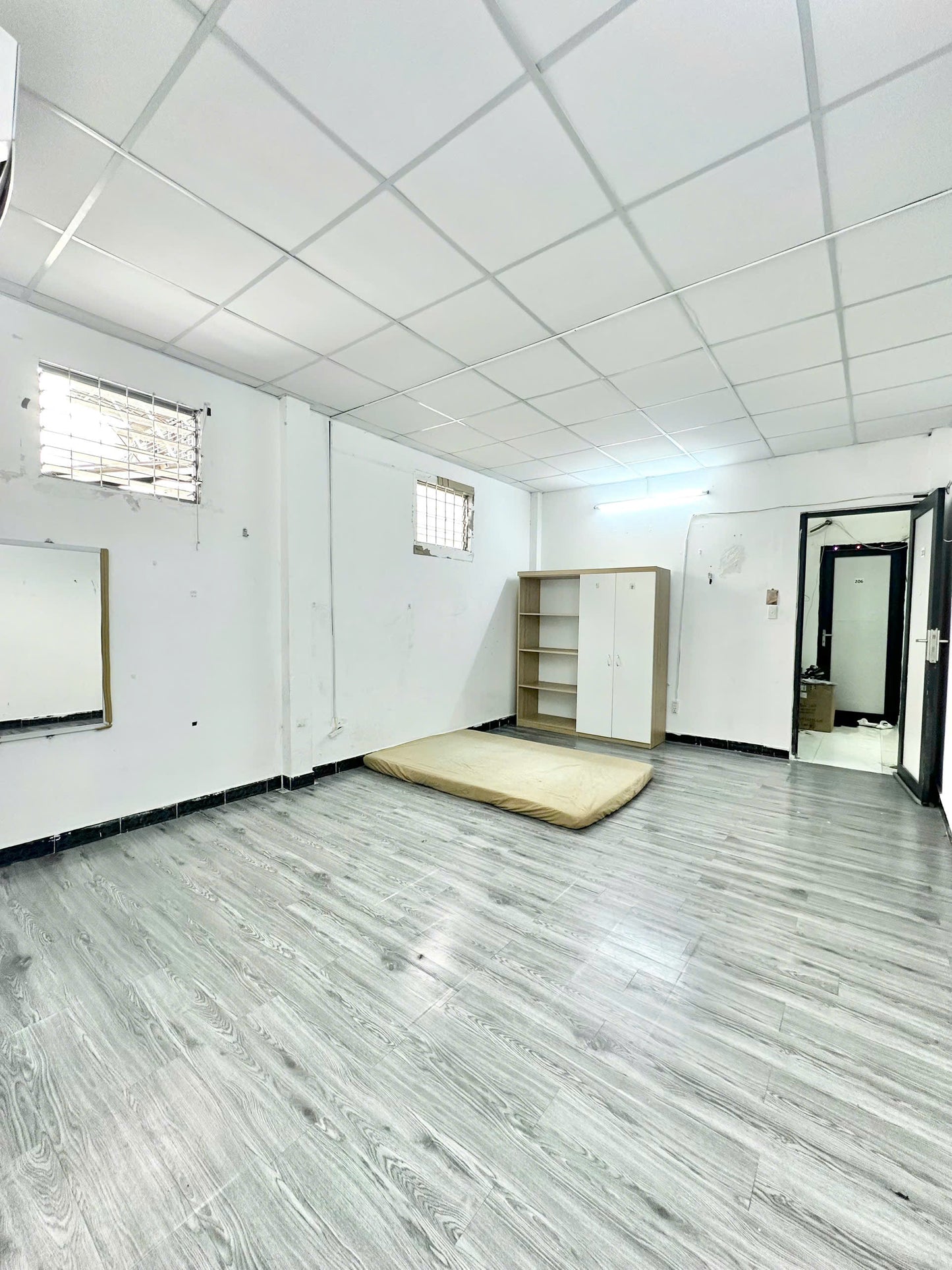 [006295]BCSTUST-LG04