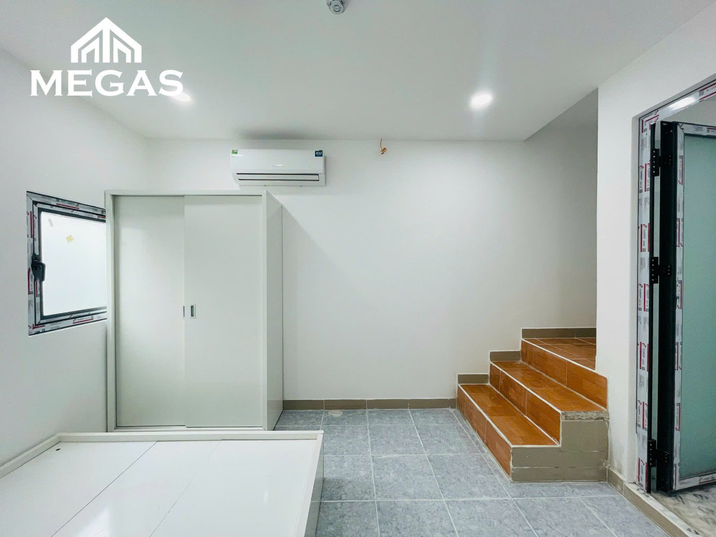 [006125]TVQSTUST-NM01