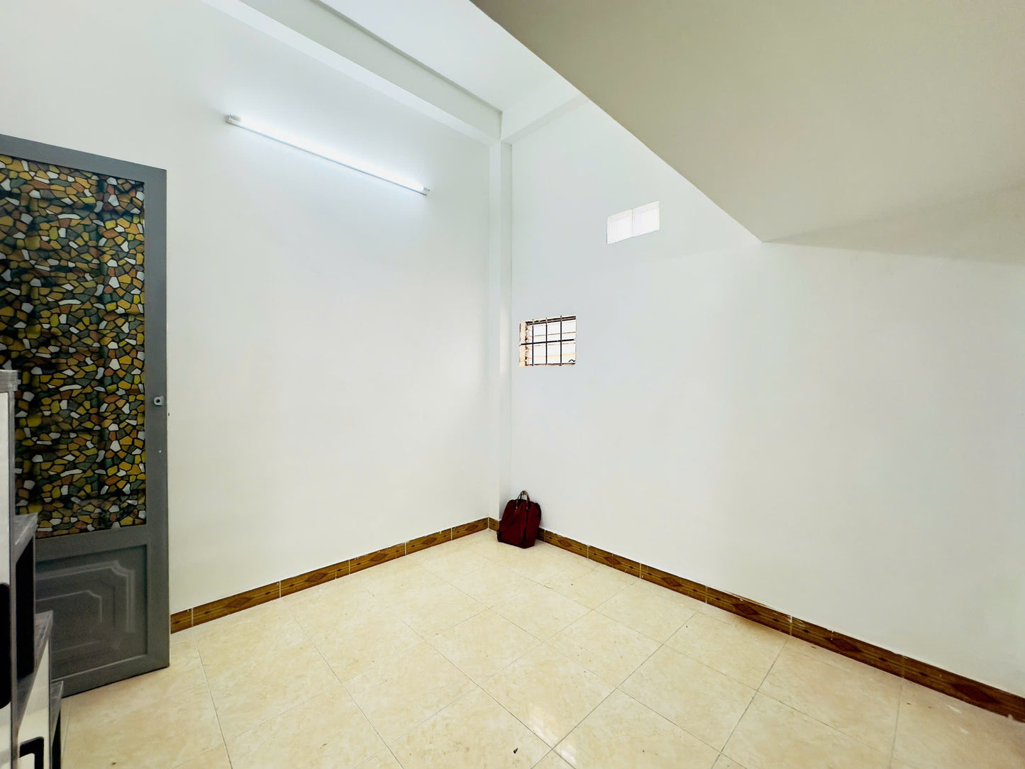 [007485]DC18DUPST-NM02