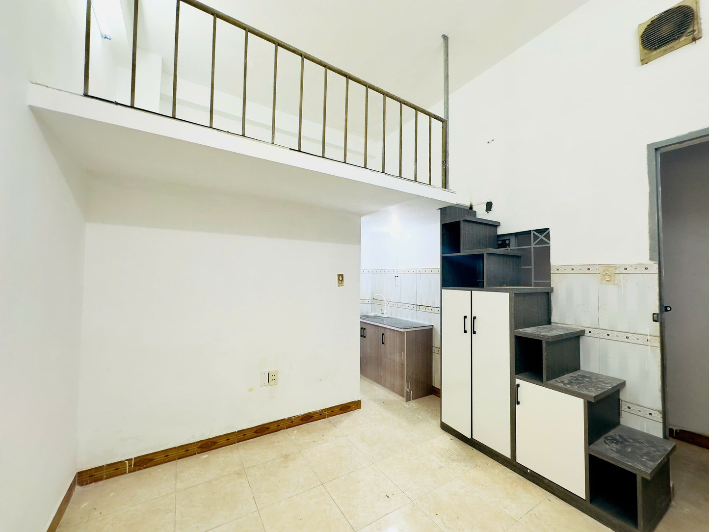 [007485]DC18DUPST-NM02