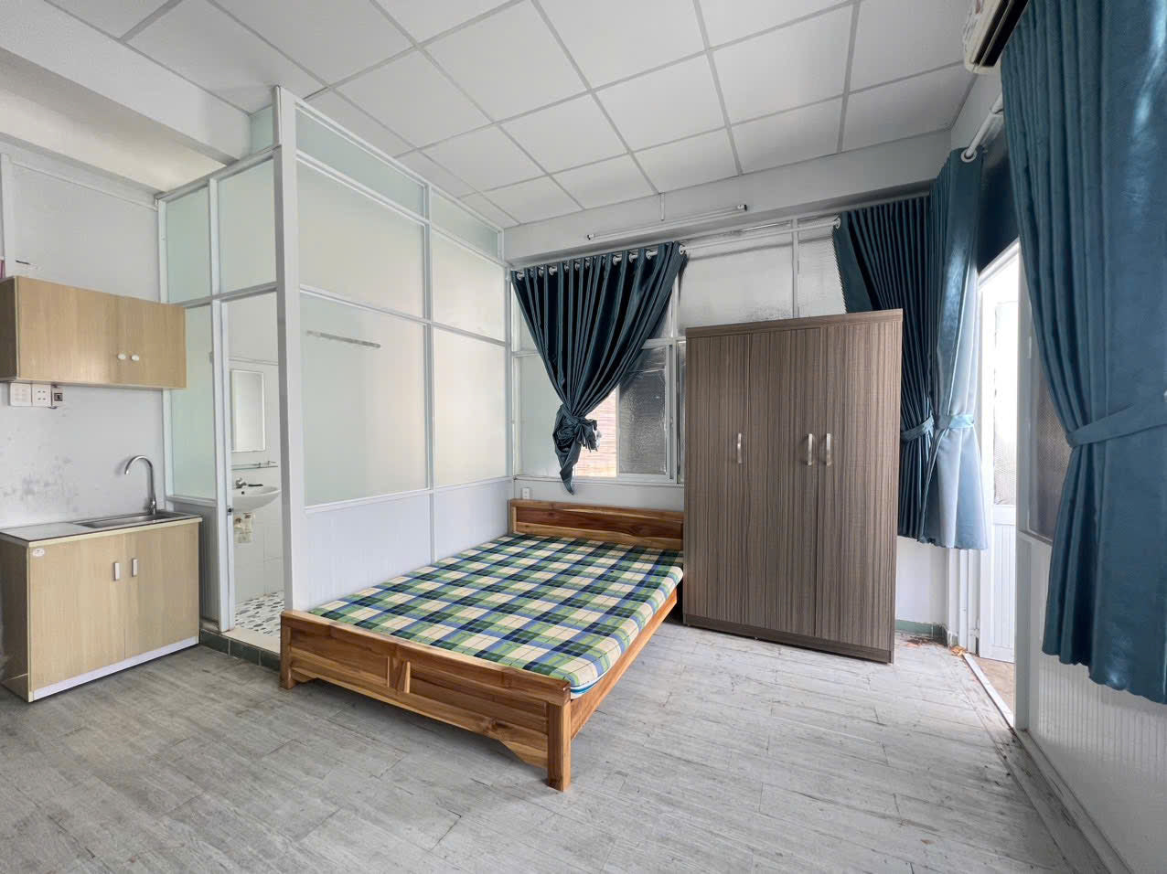 [007955]LLSTUBC-NM01