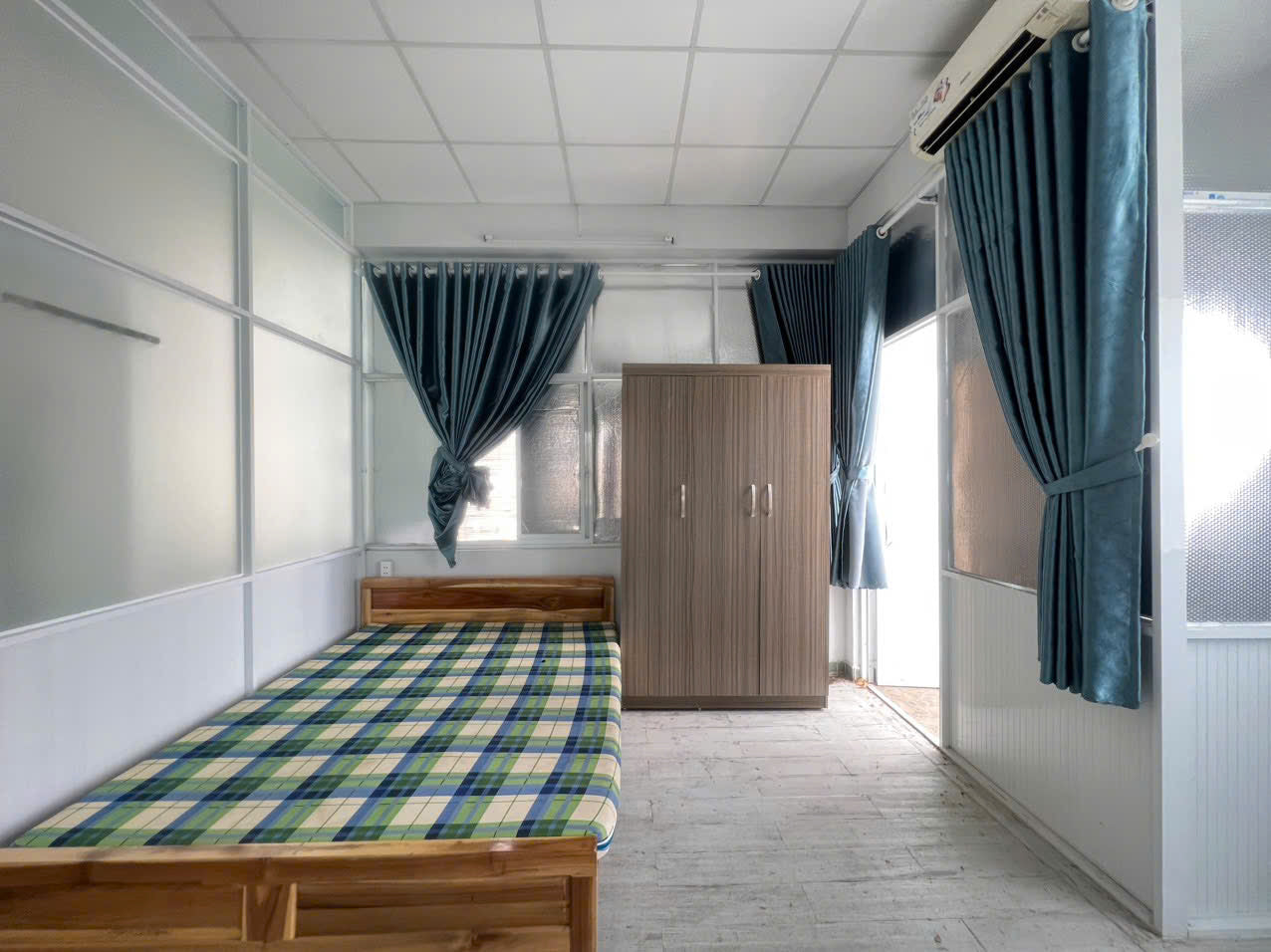 [007955]LLSTUBC-NM01