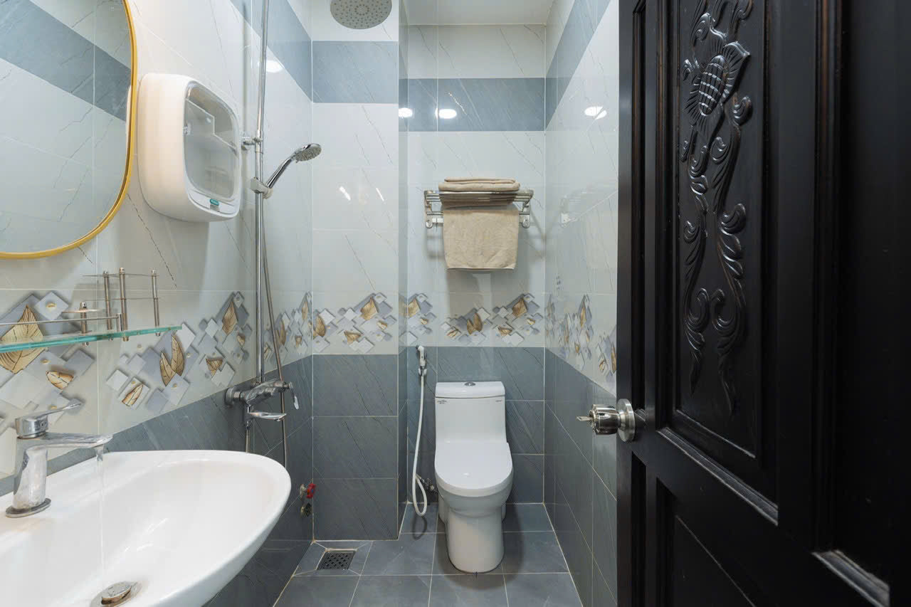 [008615]LLQSTUBC-NM01