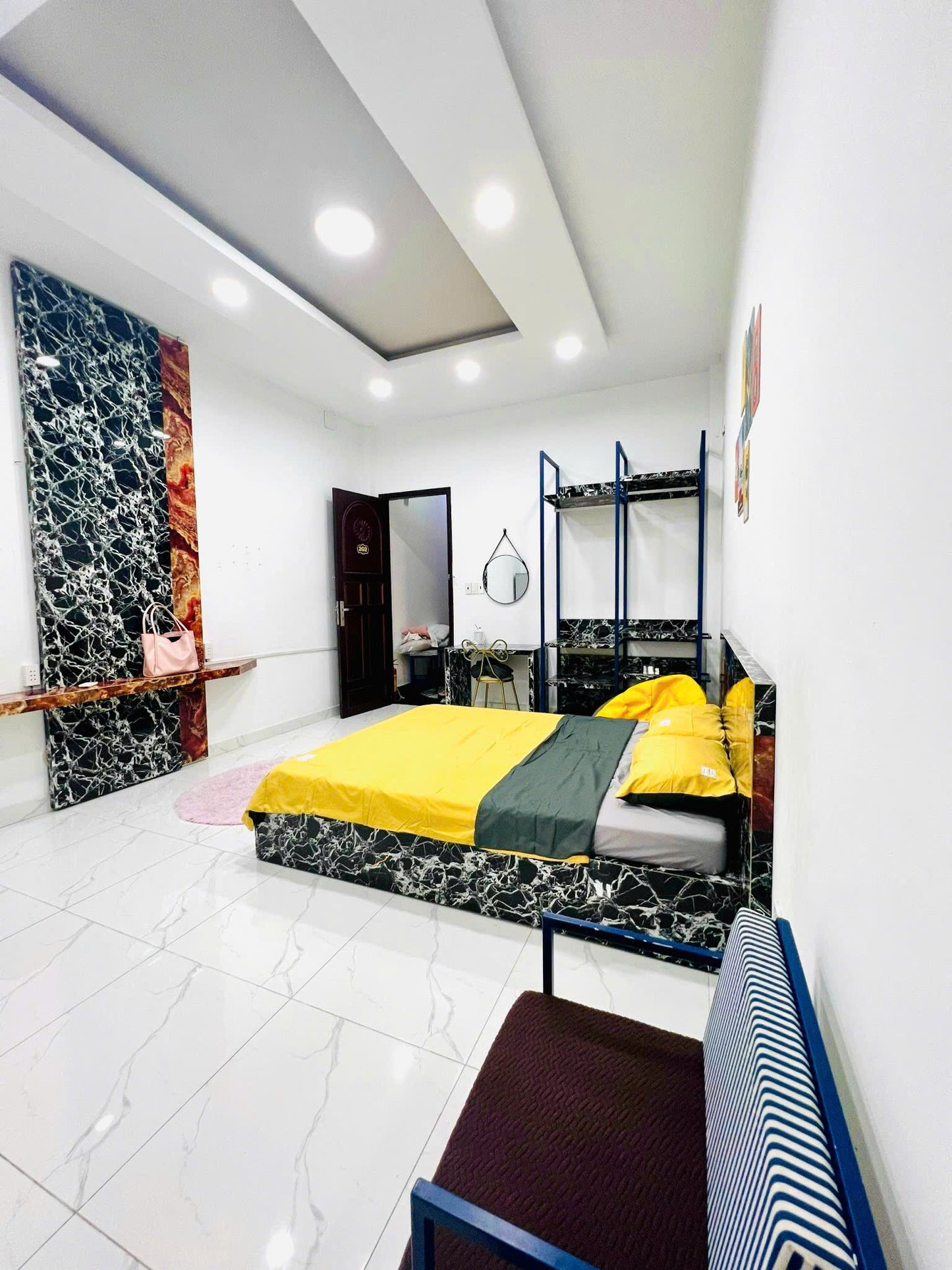 [008995]XHSTUST-NM01