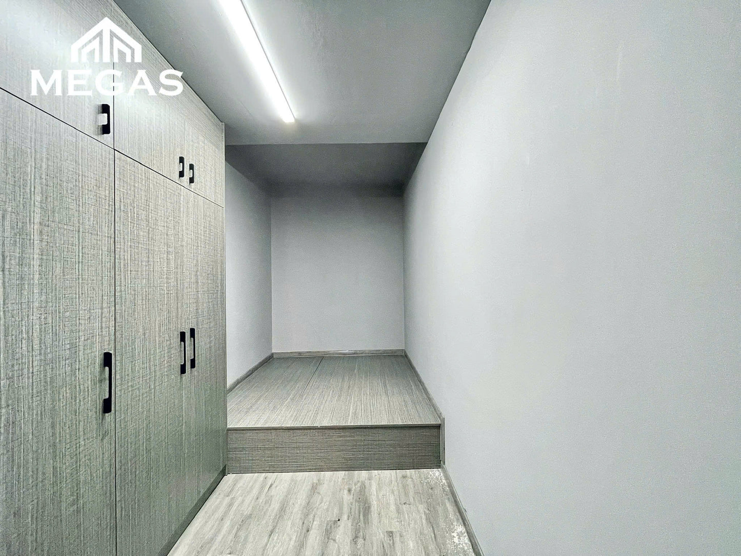 [008715]CMT81PNBC-NM01