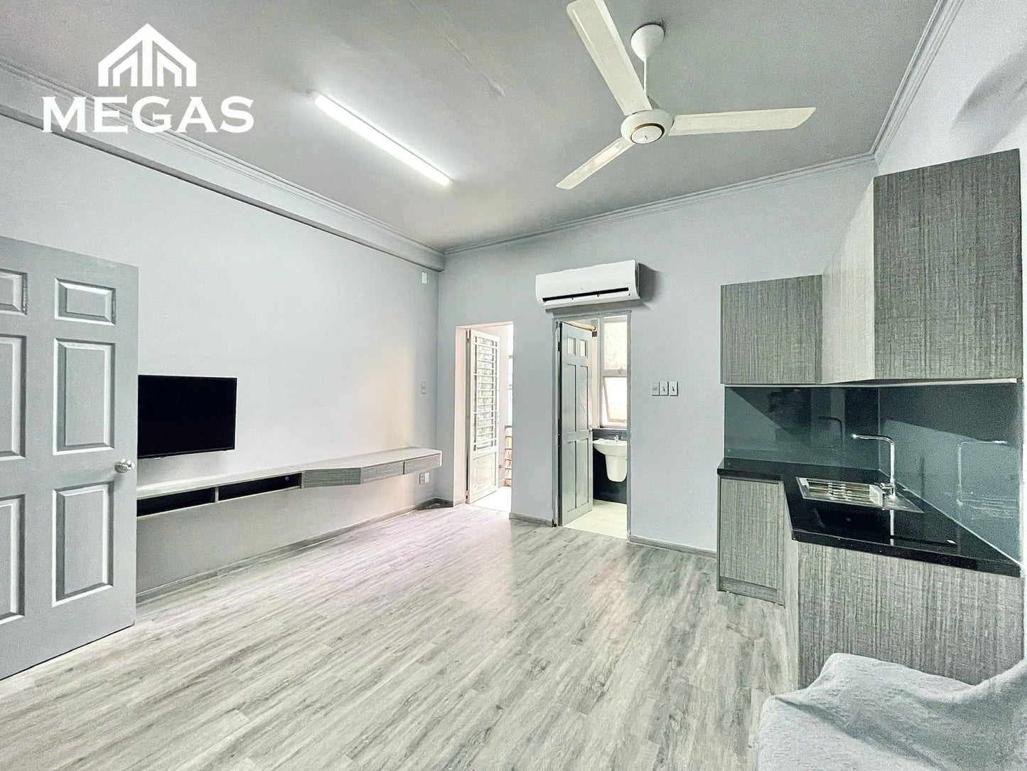 [008715]CMT81PNBC-NM01