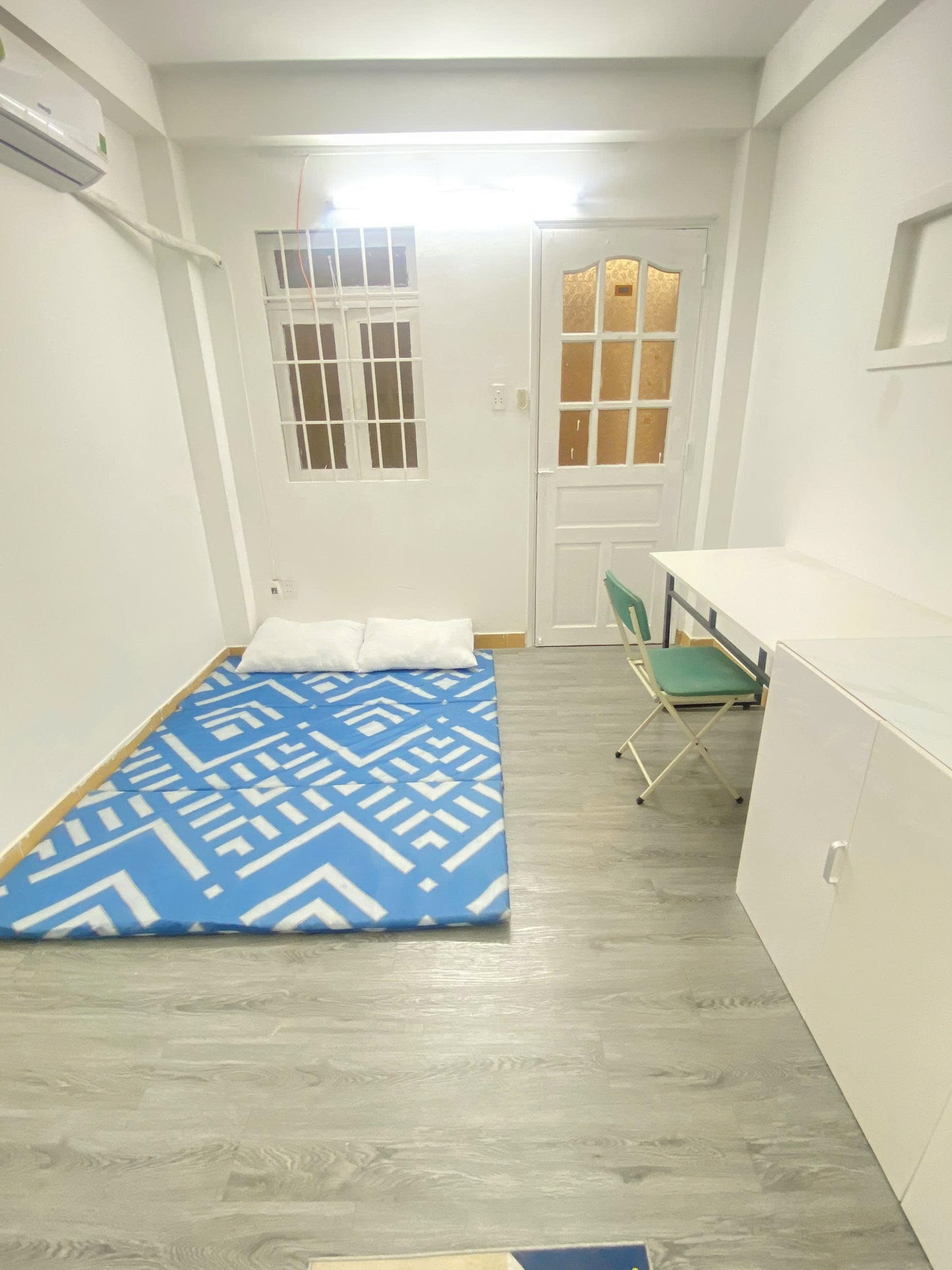 [009935]TVSTUST-SM01