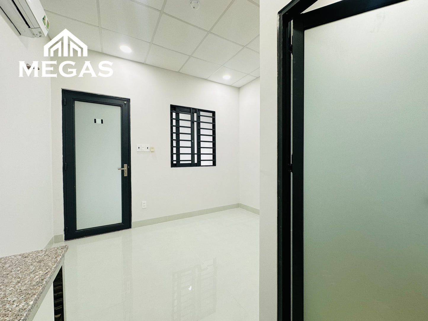 [010261]BBTTSTUST-SM03