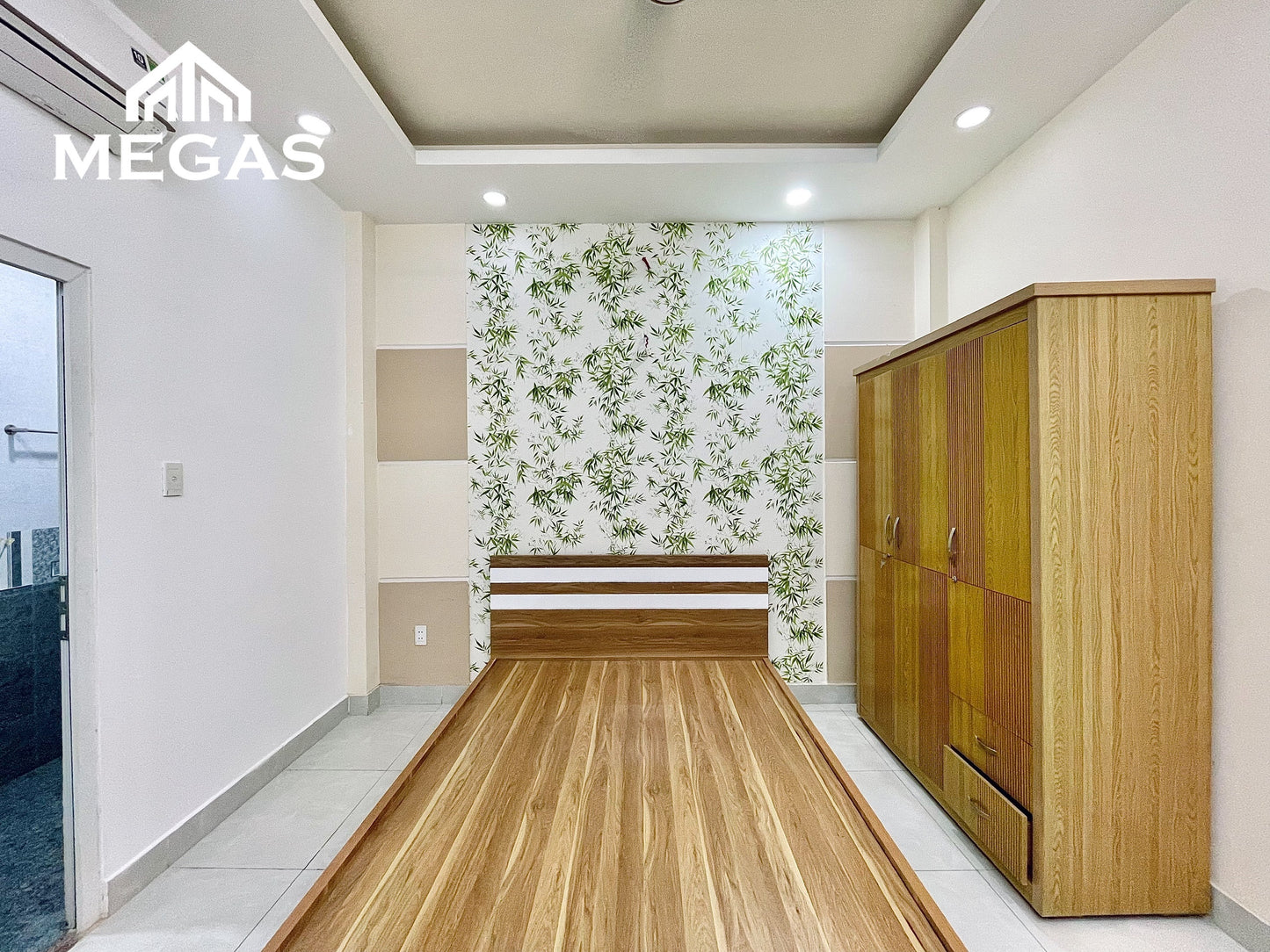 [011515]TTTSTUST-NM04