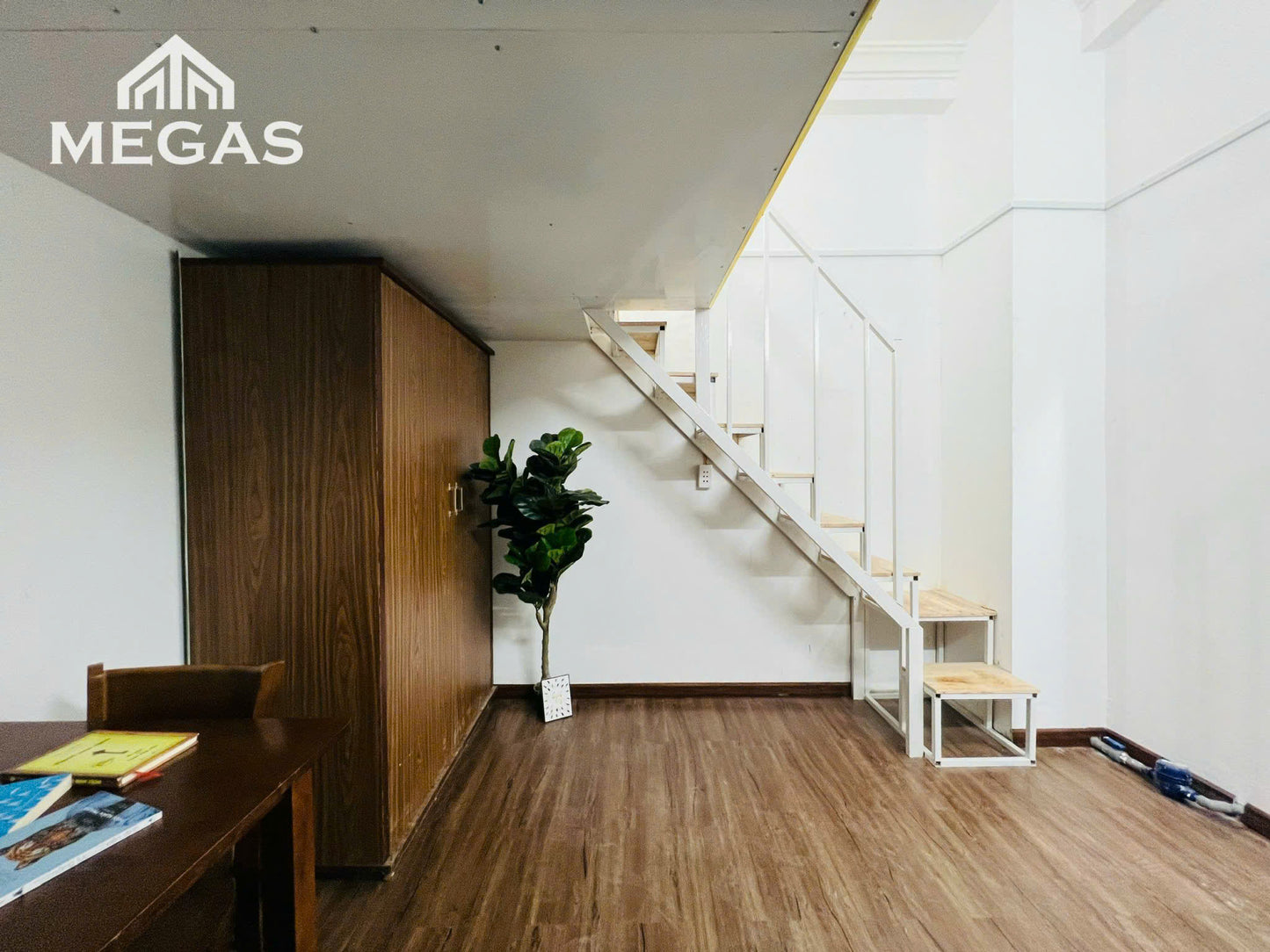 [011535]QVTDUPST-NM01