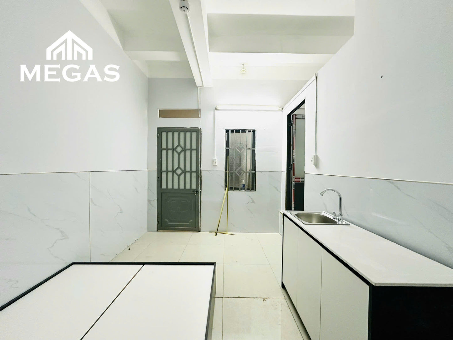 [010891]THDSTUST-SM01