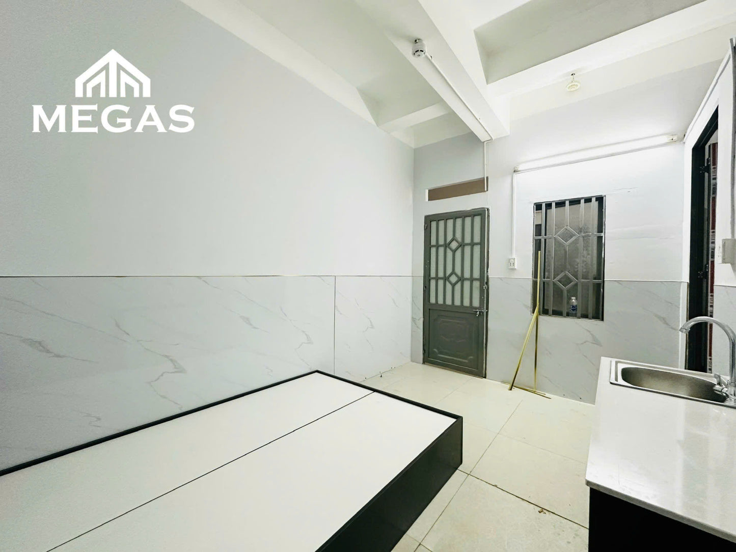 [010891]THDSTUST-SM01